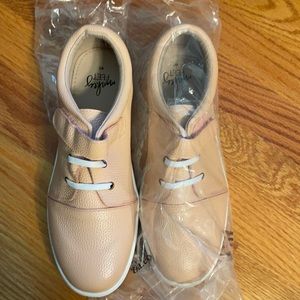 Monkey Feet low tops mommy style